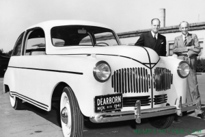 1941: Henry Ford presents "the car that grows in the field"